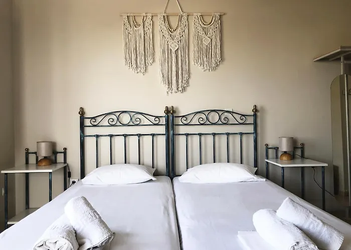 Agnadi Syros Beachfront Studios & Rooms