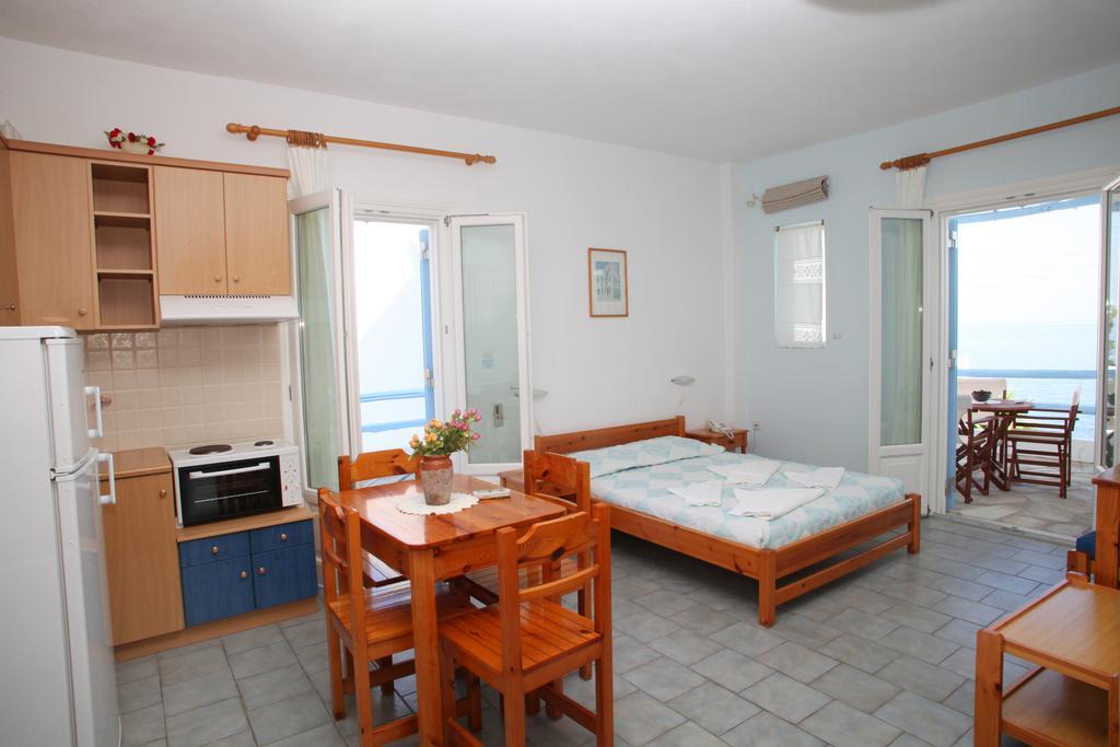 Agnadi Syros Beachfront & 3*