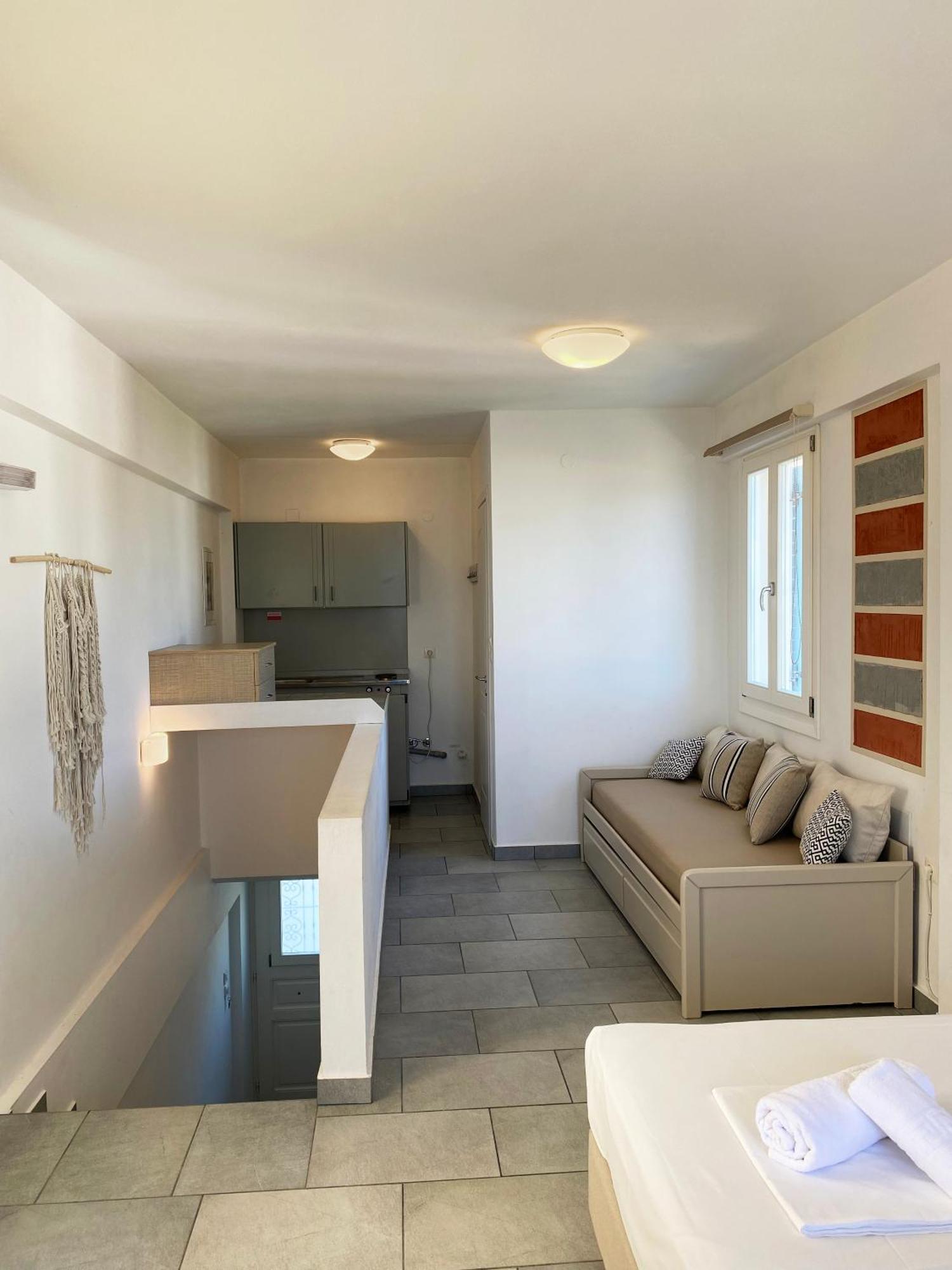 Agnadi Syros Beachfront & Hotel Mégas Yialós-Nítes