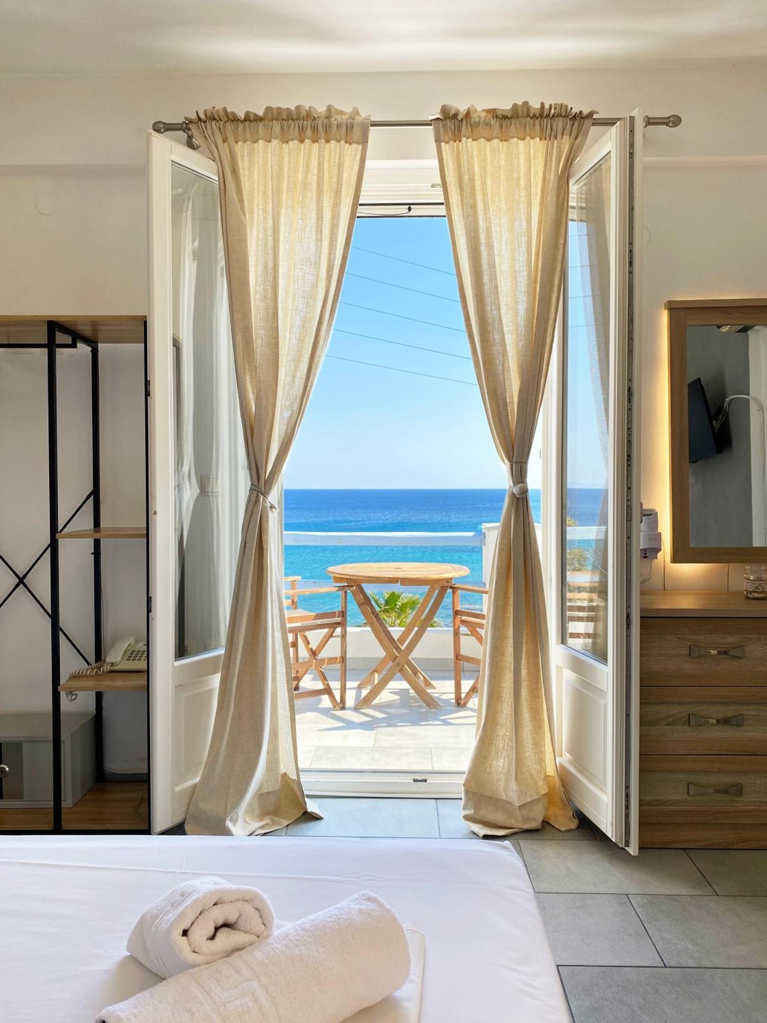 Agnadi Syros Beachfront & Hotel