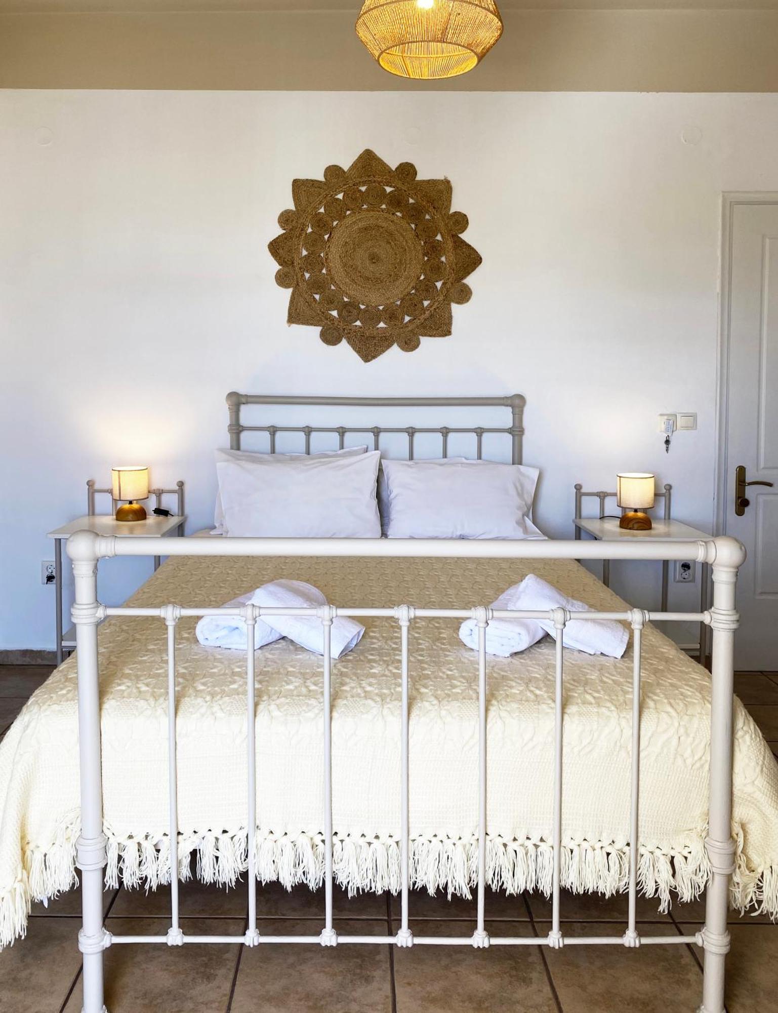 Agnadi Syros Beachfront & Hotel