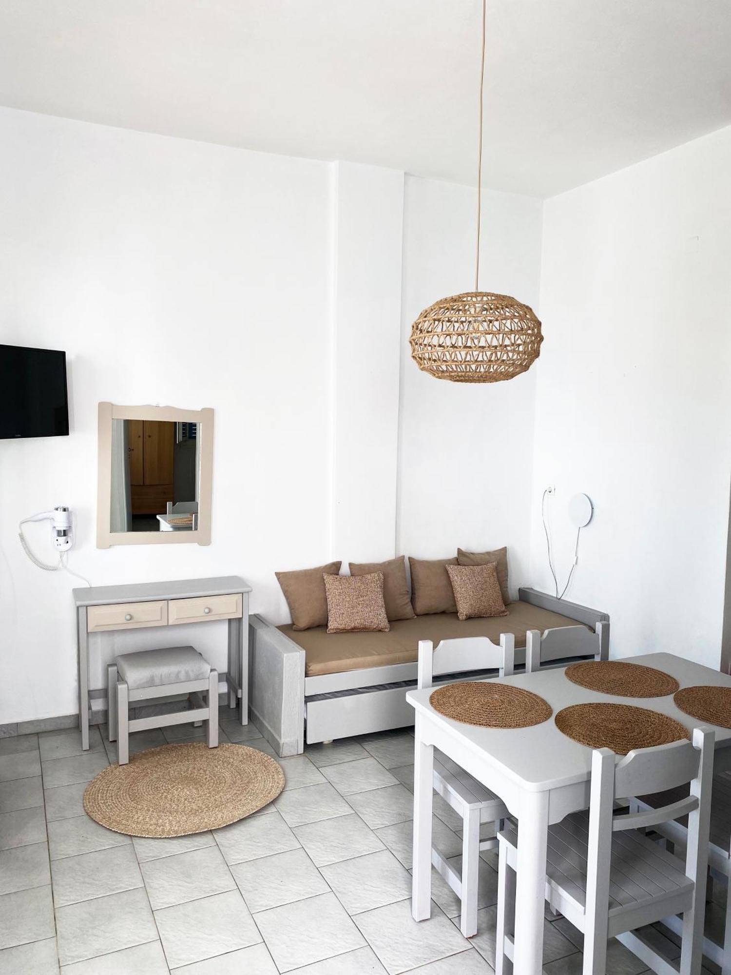 Agnadi Syros Beachfront & Hotel