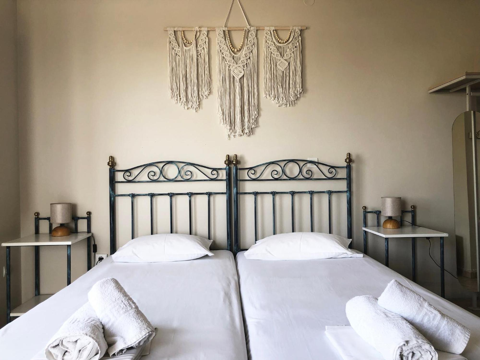 Agnadi Syros Beachfront & 3*
