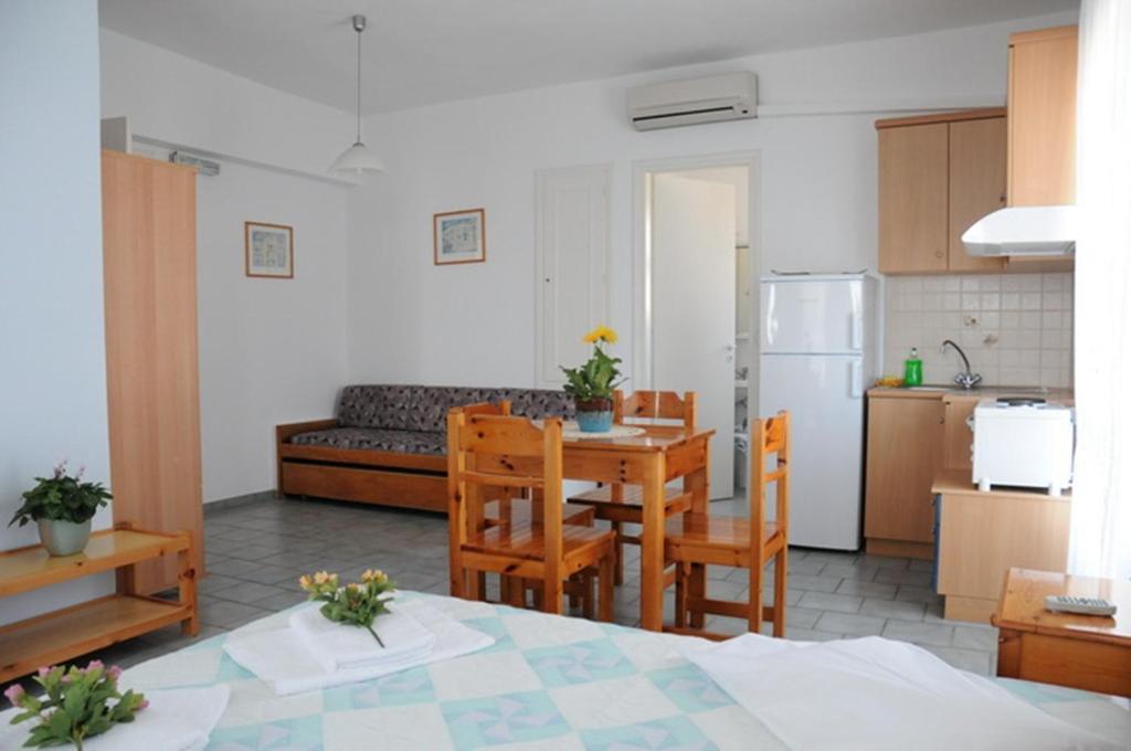 Agnadi Syros Beachfront & Hotel Mégas Yialós-Nítes