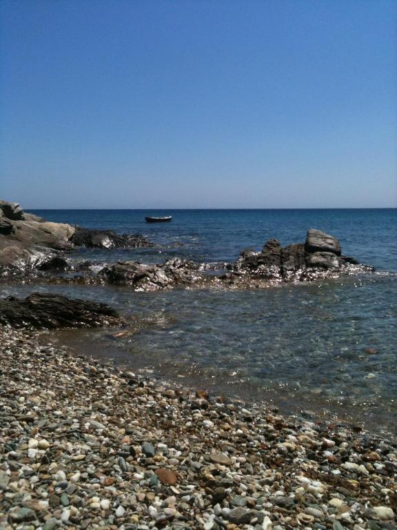 Agnadi Syros Beachfront &